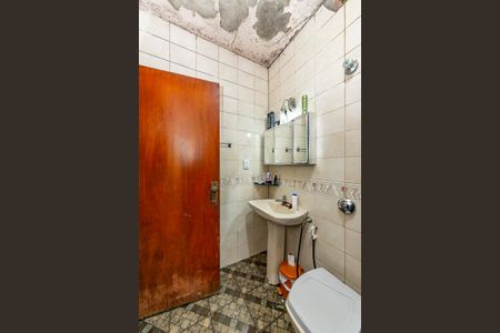 Casa à venda com 350m², 2 quartos e 5 vagasBanheiro