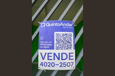 Casa à venda com 125m², 3 quartos e 2 vagas Casa à venda com 125m², 3 quartos e 2 vagasFachada