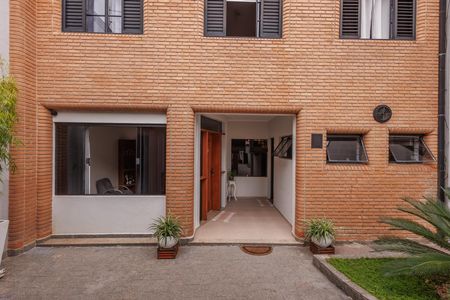 Casa para alugar com 256m², 4 quartos e 3 vagas Casa para alugar com 256m², 4 quartos e 3 vagasFachada da Casa