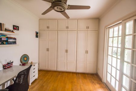 Casa de condomínio à venda com 400m², 3 quartos e 4 vagasSuíte 2