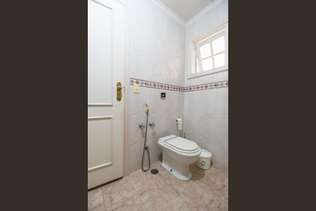 Casa de condomínio à venda com 400m², 3 quartos e 4 vagasBanheiro da Suíte 2