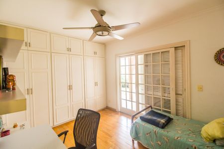 Casa de condomínio à venda com 400m², 3 quartos e 4 vagasSuíte 2