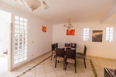 Casa de condomínio à venda com 400m², 3 quartos e 4 vagasSala