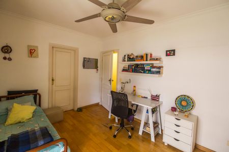 Casa de condomínio à venda com 400m², 3 quartos e 4 vagasSuíte 2