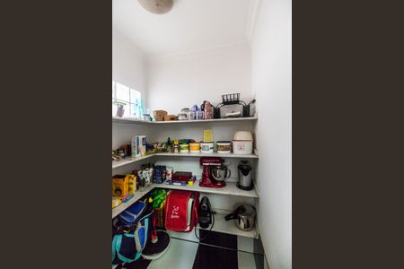 Casa de condomínio à venda com 400m², 3 quartos e 4 vagasDespensa