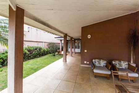 Casa de condomínio à venda com 400m², 3 quartos e 4 vagasVaranda