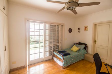 Casa de condomínio à venda com 400m², 3 quartos e 4 vagasSuíte 2