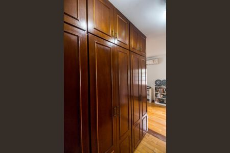 Casa de condomínio à venda com 400m², 3 quartos e 4 vagasCloset da suíte 1