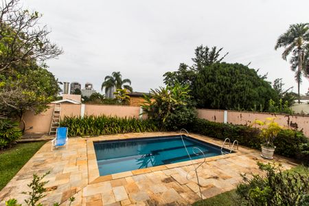 Casa de condomínio à venda com 400m², 3 quartos e 4 vagasPiscina