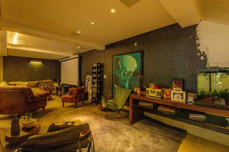 Casa de condomínio à venda com 444m², 5 quartos e 7 vagas Casa de condomínio à venda com 444m², 5 quartos e 7 vagasSala