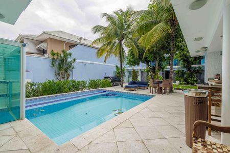 Casa de condomínio à venda com 444m², 5 quartos e 7 vagas Casa de condomínio à venda com 444m², 5 quartos e 7 vagasÁrea de Lazer