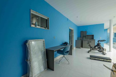 Casa de condomínio à venda com 444m², 5 quartos e 7 vagas Casa de condomínio à venda com 444m², 5 quartos e 7 vagasVaranda