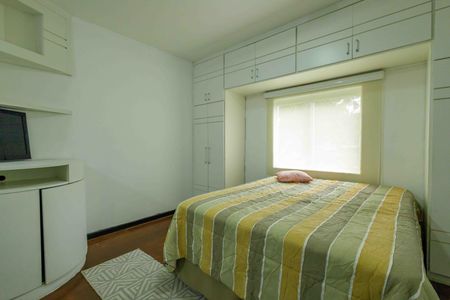 Casa de condomínio à venda com 444m², 5 quartos e 7 vagas Casa de condomínio à venda com 444m², 5 quartos e 7 vagasSuíte Canadense 2