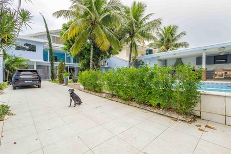 Casa de condomínio à venda com 444m², 5 quartos e 7 vagas Casa de condomínio à venda com 444m², 5 quartos e 7 vagasÁrea de Lazer
