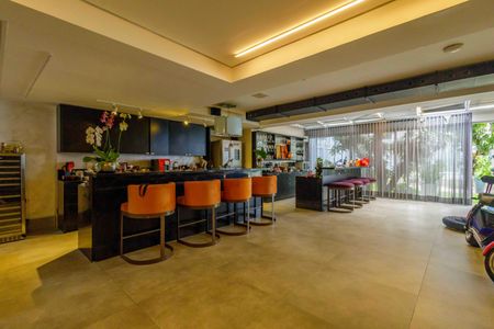 Casa de condomínio à venda com 444m², 5 quartos e 7 vagas Casa de condomínio à venda com 444m², 5 quartos e 7 vagasSala