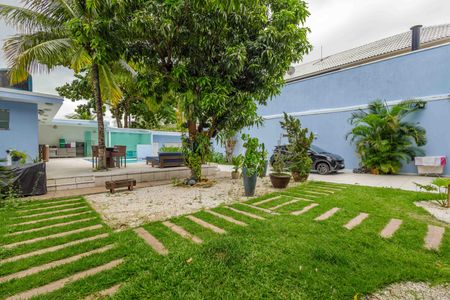 Casa de condomínio à venda com 444m², 5 quartos e 7 vagas Casa de condomínio à venda com 444m², 5 quartos e 7 vagasÁrea Externa