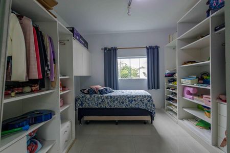 Casa de condomínio à venda com 444m², 5 quartos e 7 vagas Casa de condomínio à venda com 444m², 5 quartos e 7 vagasSuíte 2 Closet