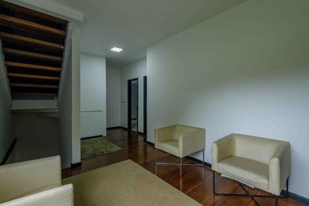 Casa de condomínio à venda com 444m², 5 quartos e 7 vagas Casa de condomínio à venda com 444m², 5 quartos e 7 vagasSala 2