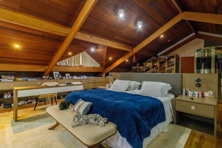 Casa de condomínio à venda com 444m², 5 quartos e 7 vagas Casa de condomínio à venda com 444m², 5 quartos e 7 vagasSuíte 1