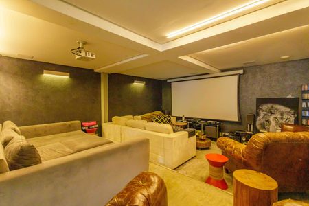 Casa de condomínio à venda com 444m², 5 quartos e 7 vagas Casa de condomínio à venda com 444m², 5 quartos e 7 vagasSala