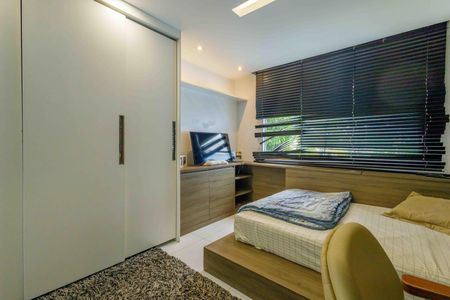 Casa de condomínio à venda com 444m², 5 quartos e 7 vagas Casa de condomínio à venda com 444m², 5 quartos e 7 vagasSuíte 3