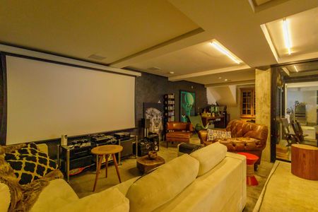 Casa de condomínio à venda com 444m², 5 quartos e 7 vagas Casa de condomínio à venda com 444m², 5 quartos e 7 vagasSala