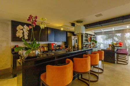 Casa de condomínio à venda com 444m², 5 quartos e 7 vagas Casa de condomínio à venda com 444m², 5 quartos e 7 vagasCozinha