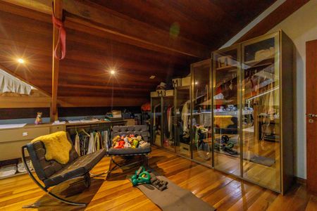 Casa de condomínio à venda com 444m², 5 quartos e 7 vagas Casa de condomínio à venda com 444m², 5 quartos e 7 vagasSuíte 1