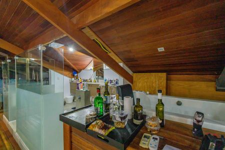 Casa de condomínio à venda com 444m², 5 quartos e 7 vagas Casa de condomínio à venda com 444m², 5 quartos e 7 vagasBanheiro da Suíte 1