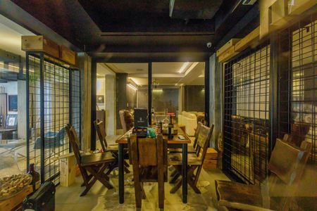 Casa de condomínio à venda com 444m², 5 quartos e 7 vagas Casa de condomínio à venda com 444m², 5 quartos e 7 vagasSala