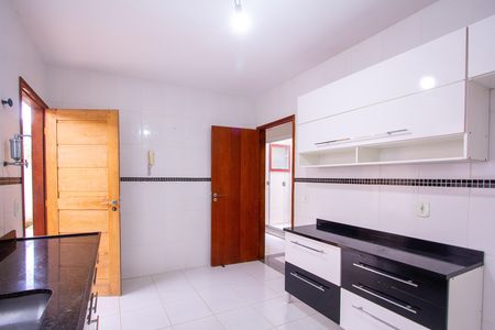 Casa à venda com 92m², 3 quartos e 2 vagas Casa à venda com 92m², 3 quartos e 2 vagasCozinha