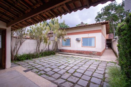 Casa à venda com 92m², 3 quartos e 2 vagas Casa à venda com 92m², 3 quartos e 2 vagasQuintal