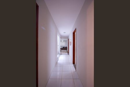 Casa à venda com 92m², 3 quartos e 2 vagas Casa à venda com 92m², 3 quartos e 2 vagasCorredor