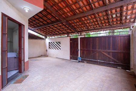 Casa à venda com 92m², 3 quartos e 2 vagas Casa à venda com 92m², 3 quartos e 2 vagasQuintal