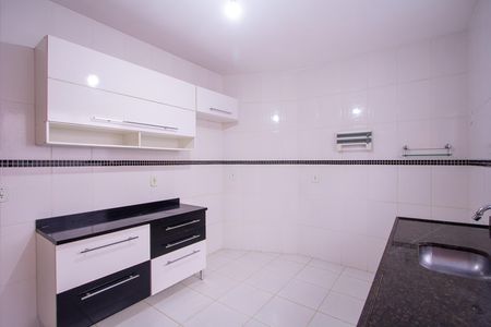 Casa à venda com 92m², 3 quartos e 2 vagas Casa à venda com 92m², 3 quartos e 2 vagasCozinha