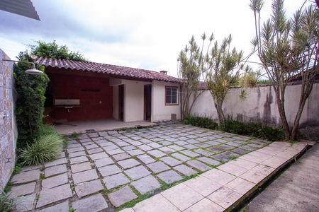 Casa à venda com 92m², 3 quartos e 2 vagas Casa à venda com 92m², 3 quartos e 2 vagasQuintal