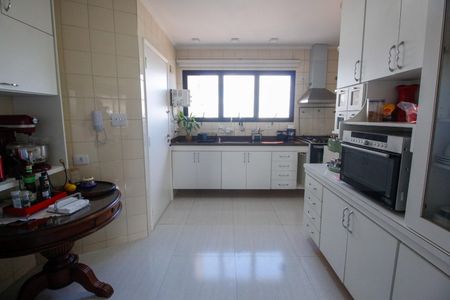 Apartamento para alugar com 90m², 2 quartos e 2 vagasCozinha