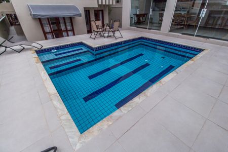 Casa de condomínio à venda com 360m², 4 quartos e 4 vagasPiscina