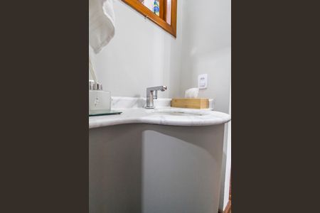 Casa de condomínio à venda com 360m², 4 quartos e 4 vagasLavabo