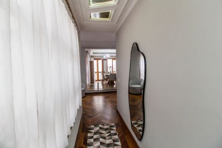 Casa de condomínio à venda com 360m², 4 quartos e 4 vagasCorredor