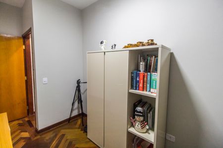 Casa de condomínio à venda com 360m², 4 quartos e 4 vagasEscritório