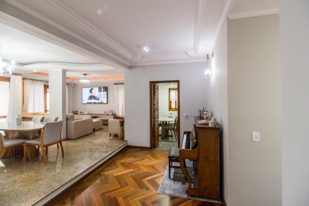 Casa de condomínio à venda com 360m², 4 quartos e 4 vagasSala
