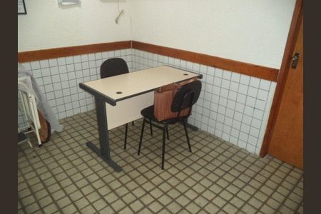 Casa à venda com 65m², 4 quartos e sem vaga