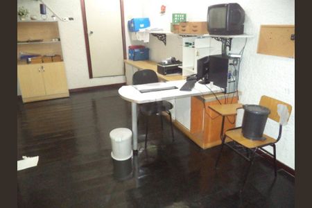 Casa à venda com 65m², 4 quartos e sem vaga