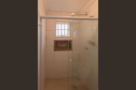 Casa à venda com 210m², 3 quartos e 3 vagas Casa à venda com 210m², 3 quartos e 3 vagasBanheiro 2