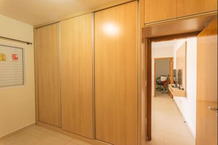 Casa à venda com 210m², 3 quartos e 3 vagas Casa à venda com 210m², 3 quartos e 3 vagasQuarto 2