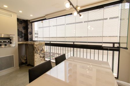 Apartamento à venda com 66m², 2 quartos e 1 vagaSala