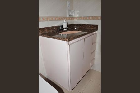 Apartamento à venda com 54m², 2 quartos e 1 vaga Apartamento à venda com 54m², 2 quartos e 1 vagaBanheiro Social