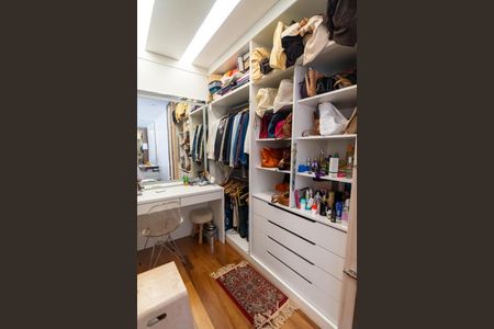 Apartamento à venda com 234m², 3 quartos e 4 vagasCloset da Suíte 1