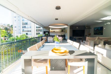 Apartamento à venda com 234m², 3 quartos e 4 vagasSacada